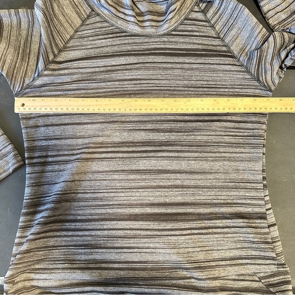 KUHL Pippa Cowl Neck Pullover Sweater Womens Medium Long Sleeve Gray Stripes - Picture 14 of 15